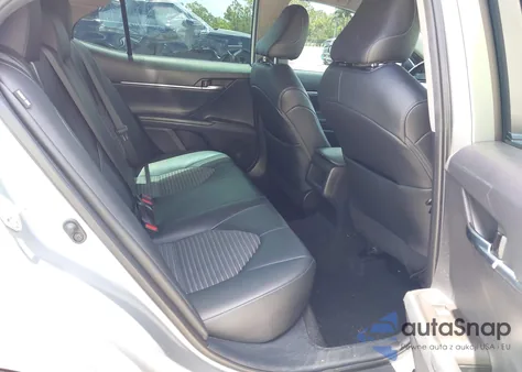 2022 Toyota Camry Se z USA, uszkodzony, nr VIN 4T1G11AK2NU624833